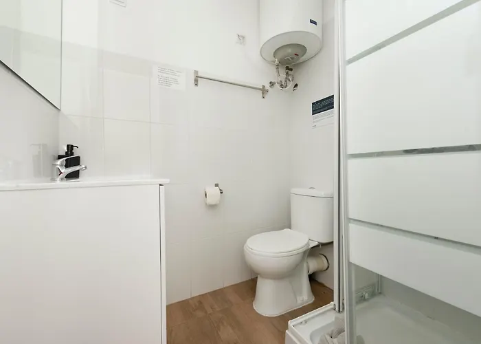 Houze Spacious Near Marques De Pombal *